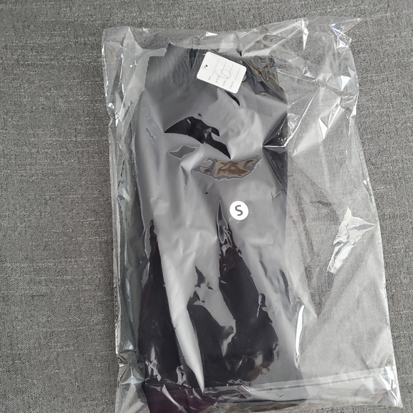 Kids pants size 4,5,6 - Picture 2 of 2